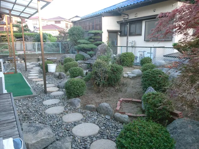 【業界歴15年】人工芝可◎砂利敷OK！空き家対応可☆彡草刈り致しますサービスの画像