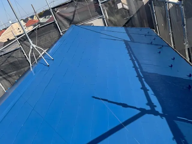 「仕上がりの美しさと10年保証で安心！スピード対応が自慢の屋根塗装のプロ」サービスの画像