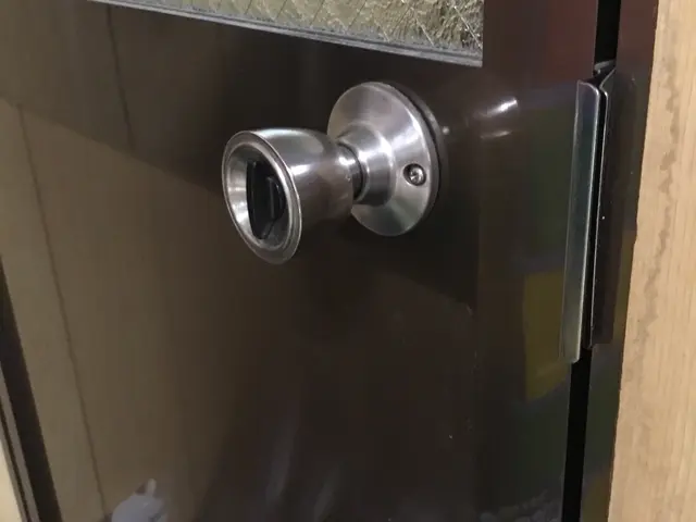 室内ドア金物取り替え工事サービスの画像