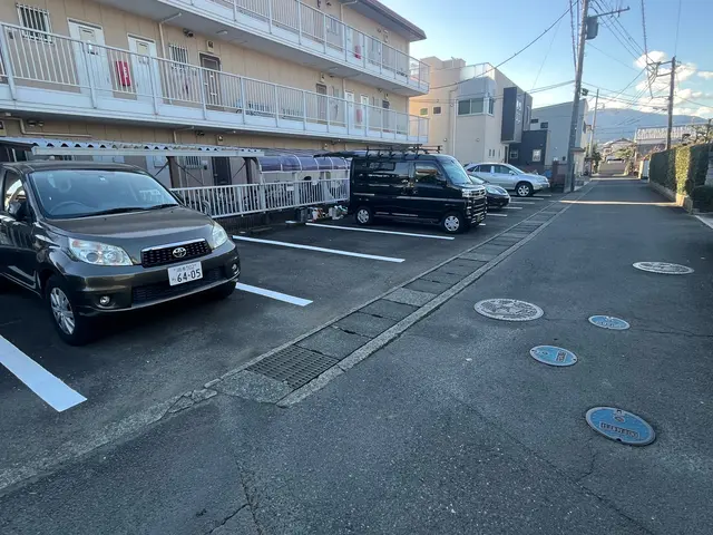 駐車場のライン引きサービスの画像