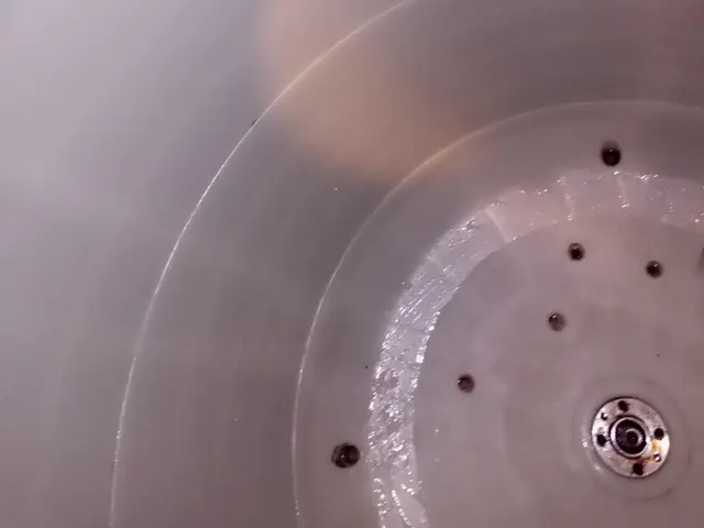 洗濯槽クリーニング　静かな高圧洗浄機　特殊洗浄ガンクリーニングサービスの画像