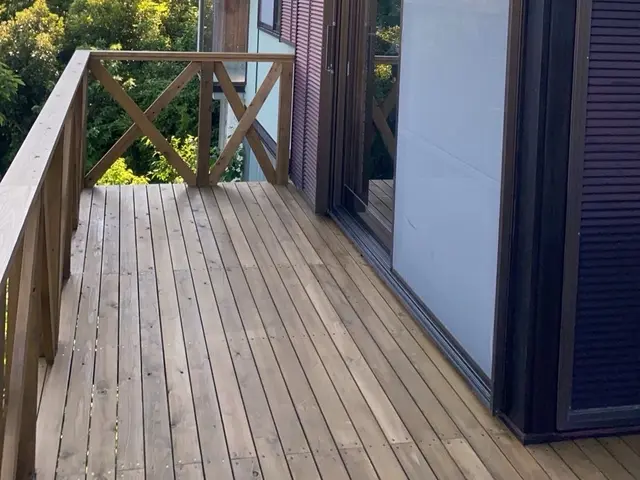 ウッドデッキ塗装サービスの画像