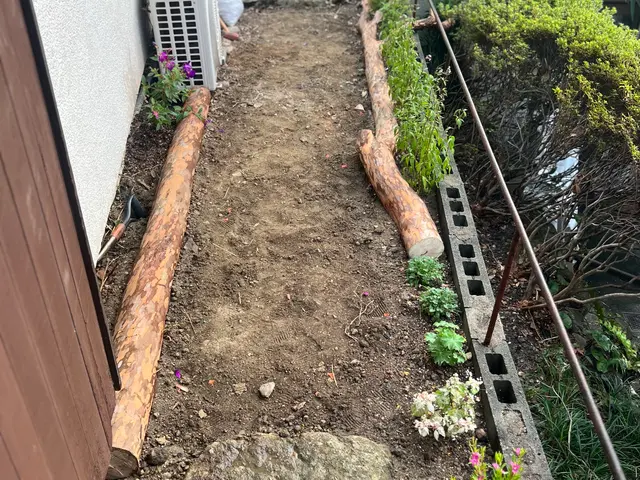 最新の機材を取り入れているので、素早く丁寧な仕事ができます！その後の植栽も可能。サービスの画像