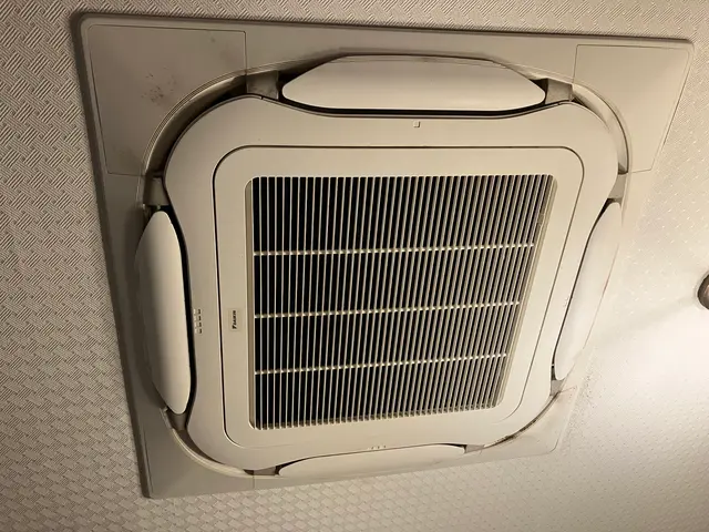 ★寒川町発★4方行業務用エアコン分解洗浄（お掃除機能無し限定）サービスの画像