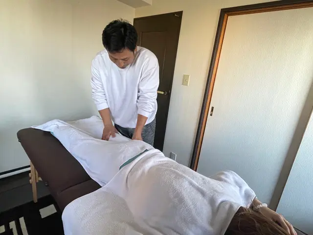 鍼灸指圧整体35年のベテランです。気になる身体の悩み安心してご相談下さい。サービスの画像