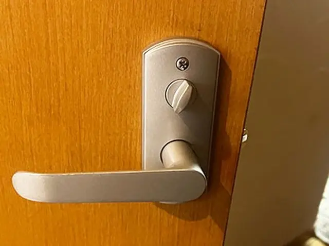 【駐車場代当社負担・出張費・見積費無料】室内のドアノブ交換サービスの画像