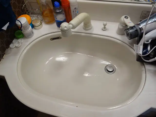 【くらまアワード3年連続受賞】鏡、蛇口、ボール部分など丁寧にピカピカに仕上げますサービスの画像