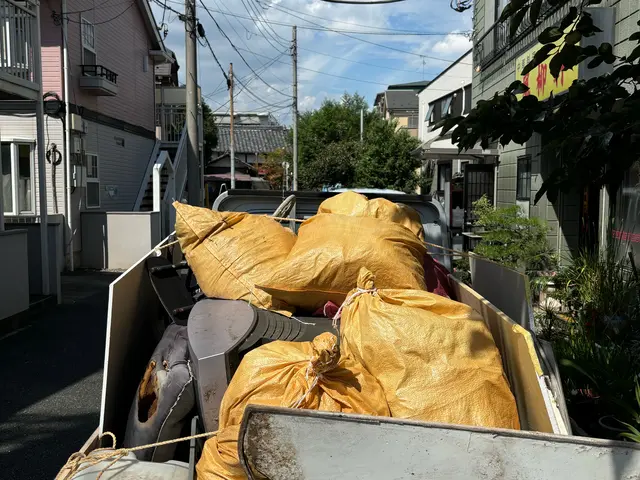 まずはお見積もり致します。表示料金は家電無しの軽トラ積み放題の価格です。サービスの画像