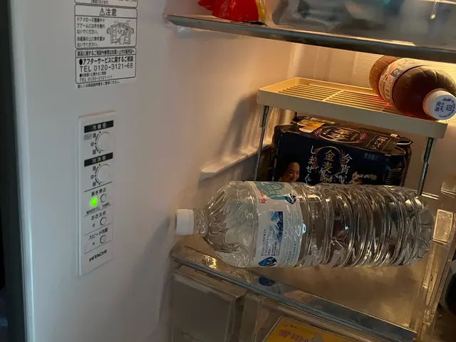 全国300店舗を誇る大手のノウハウで冷蔵庫内の汚れをきれいに清掃サービスの画像