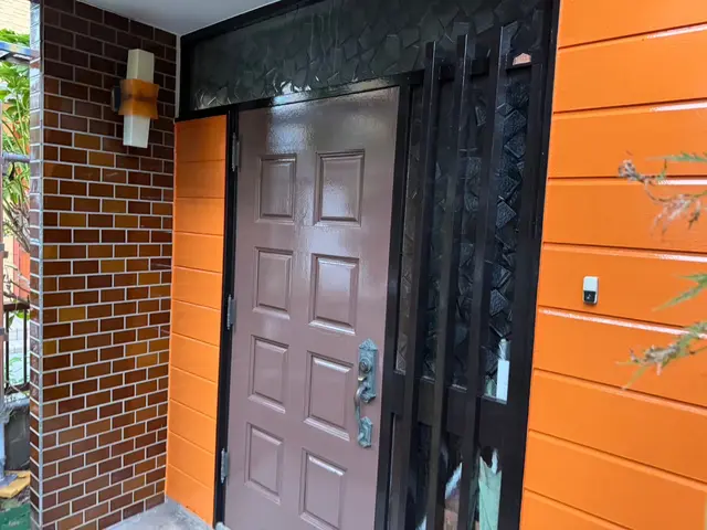 玄関扉は他人に1番見られるお家の顔とも言える部分です！サービスの画像