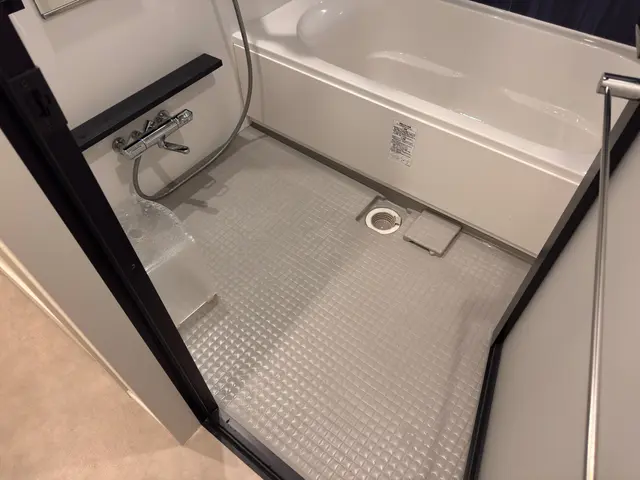 【安心法人店舗】◎浴室鏡うろこ取り高品質を個人店の価格で対応☆PayPay対応可サービスの画像