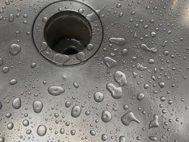 年末に落としきれなかった水アカ・皮脂汚れをしっかりリセット 4月限定価格！サービスの画像