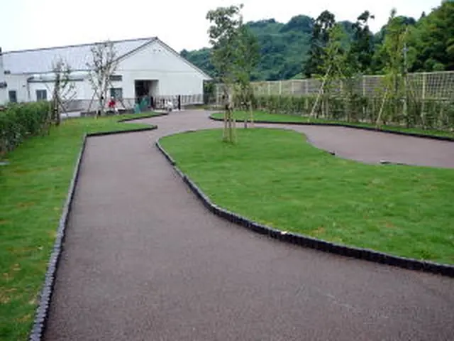 創業50年歴史ある造園業者(駐車場代店負担/女性スタッフ同行可/保険加入済)サービスの画像