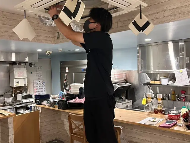 クリニックや商業施設のエアコン清掃も行ってます。腕に自信ありです。サービスの画像