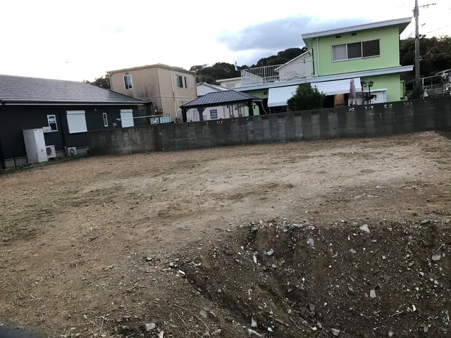 草刈り(草刈り機)サービスの画像