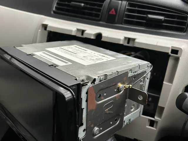 家事やお仕事の合間に出張取り付けいたします。お問合せ、ご相談にも柔軟に対応しますサービスの画像