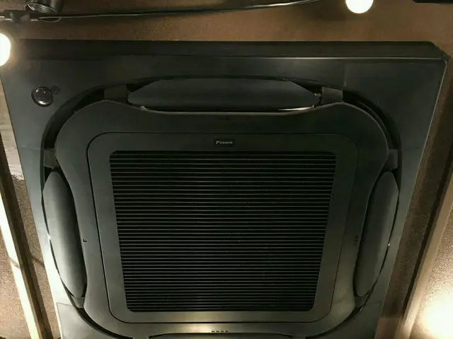 早朝夜間帯対応可！業務用埋込型4方向天カセ¥27000税込　抗菌防臭コート付！サービスの画像