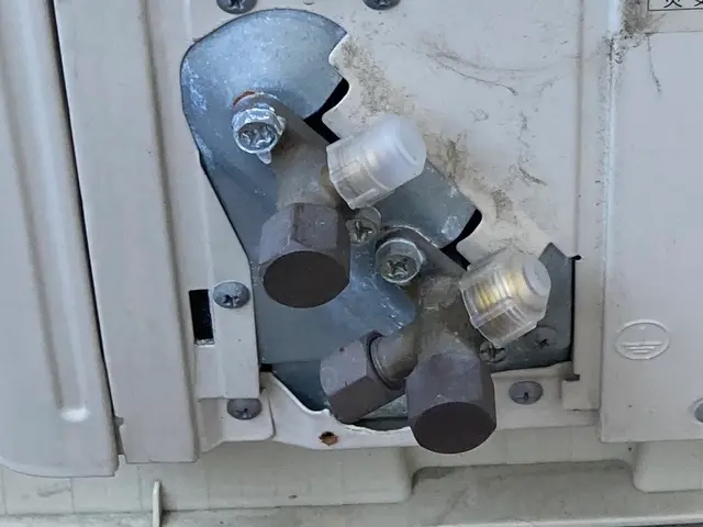 メーカーで培った技術で、安心、丁寧を心がけています。◆電気工事資格◆保管用◆処分サービスの画像