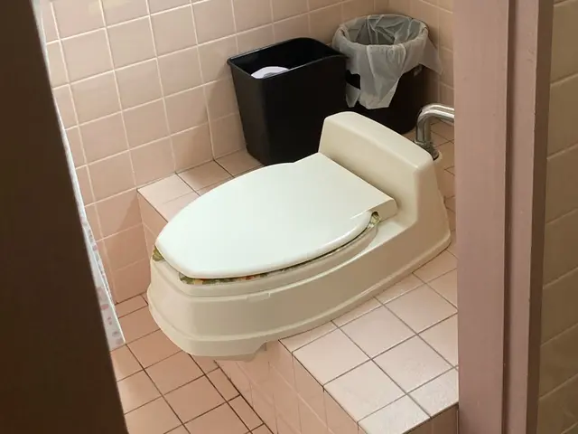 ☆事前相談で安心丁寧施工☆タンク内漂白消毒☆不具合点検補修可サービスの画像