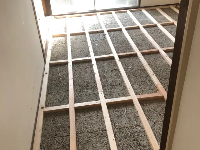 印象をガラッと！お写真は床のみですが全体も対応可能です！まずはお見積りをサービスの画像