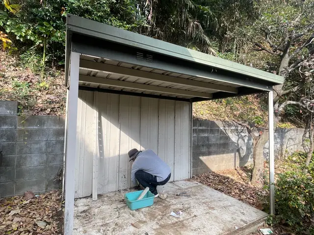★解体経験豊富★金属製物置/車庫解体、回収、中身の不用品回収も対応可能です。サービスの画像