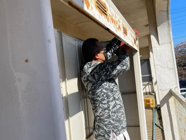 ★解体経験豊富★金属製物置/車庫解体、回収、中身の不用品回収も対応可能です。サービスの画像