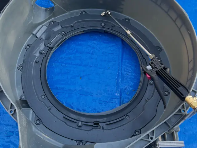 【修理の専門業者】完全分解洗浄で新品同様の仕上がり専門だから出来る完全分解サービスの画像