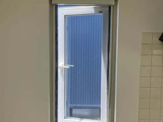 新規製作した引き違い網戸、スライド網戸･ロール網戸の取付･交換サービスの画像