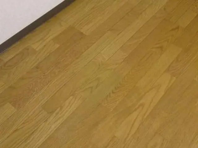 創業8年以上！満足度抜群のフローリング傷直しのプロ集団サービスの画像