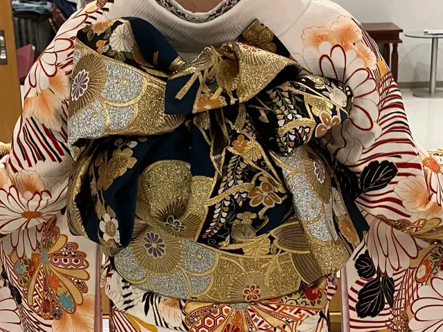 20年以上の経験に裏打ちされた、美しさと着心地の良さを両立させる丁寧な着付け。