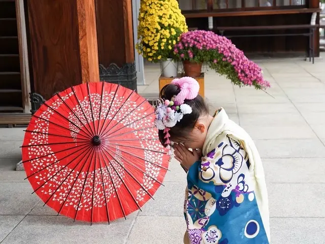 【七五三 】小物→赤・紫の傘、扇子、風船！サービスの画像