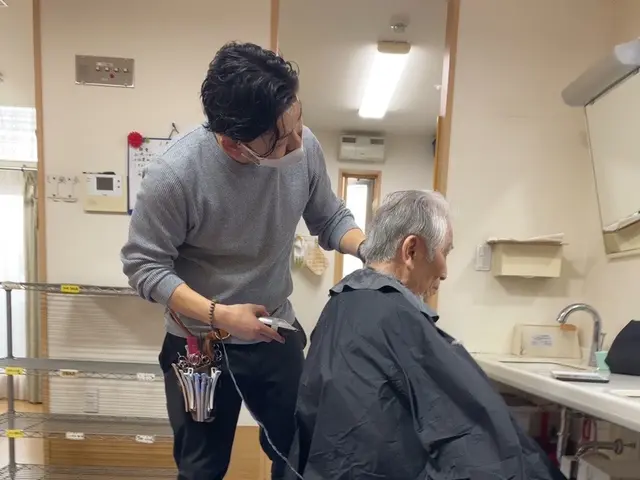 都内20年経験の美容師が自宅までお伺い！訪問美容サービスサービスの画像