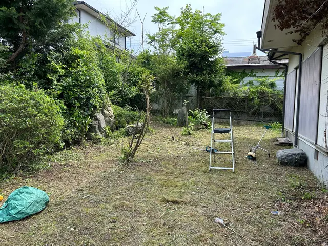 春だ！草刈りしよう！地域密着！低価格♩刈払機取扱作業安全衛生教育受講済みサービスの画像