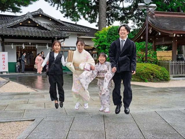 【フォトマスター文部科学省後援】72時間以内に色相.彩度.明度.調整納品致します