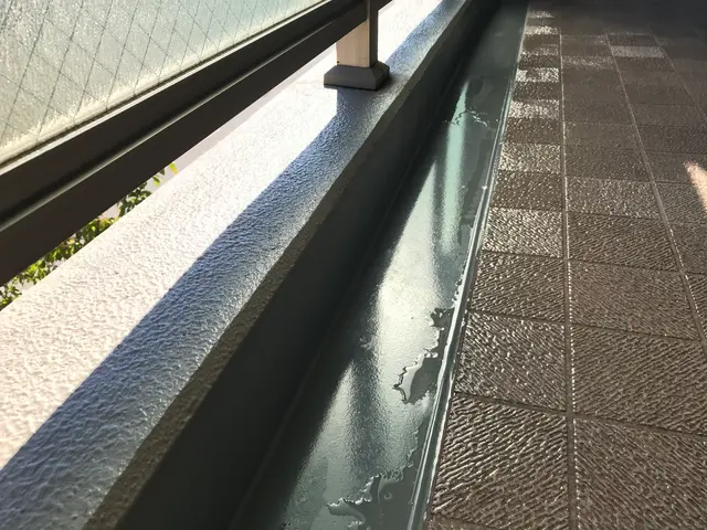 綺麗になるまで洗います！ベランダ掃除はホームアシスタントサービスへ！サービスの画像