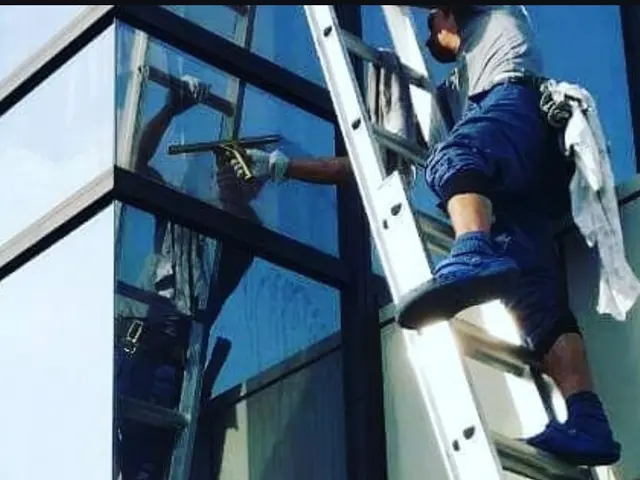 外壁洗浄は高所作業のプロにお任せ！自作の高圧洗浄棒を使って安全に作業出来ますサービスの画像