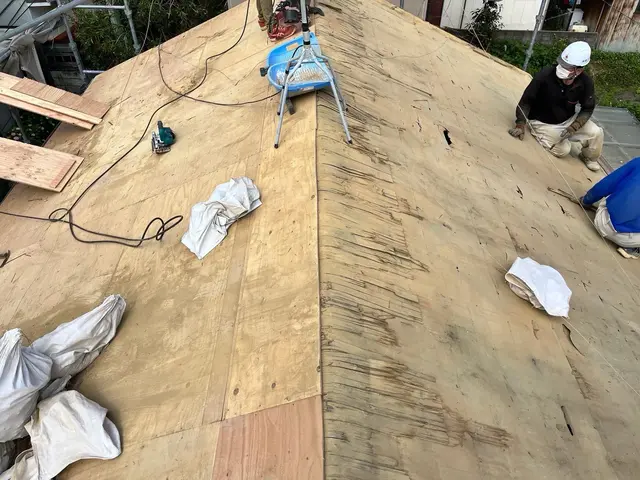 屋根の修繕、雨漏り補修サービスの画像