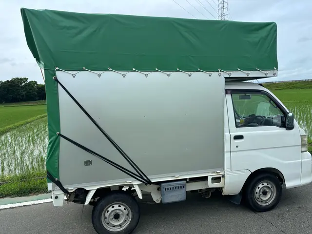 小さなものから大きな家具まで！片付けたいを叶える軽トラック回収サービスの画像