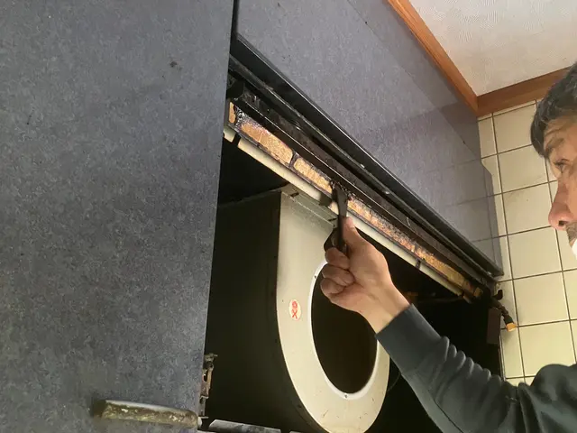 沖縄︎✿ハウスクリーニング士が分解洗浄！業務用の洗剤に付け置きし油を分解します！サービスの画像