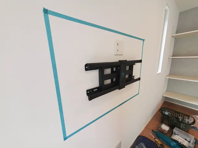 大型、小型テレビ、インフォメーションディスプレーの壁掛けは弊社にお任せください！サービスの画像