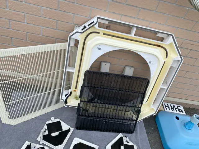 （家庭用天井埋め込みタイプ）エアコンクリーニング　店舗オフィス等キレイに！サービスの画像