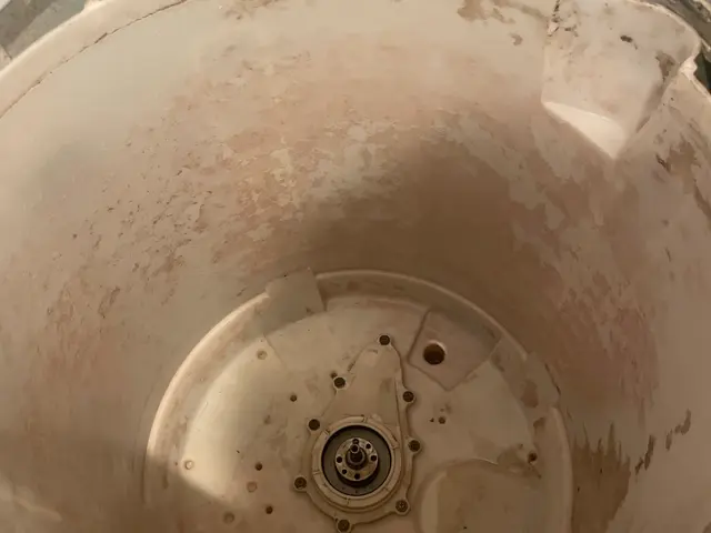 【実績多数有】完全分解でカビ臭根こそぎ除去！プロの洗濯槽クリーニングサービスの画像