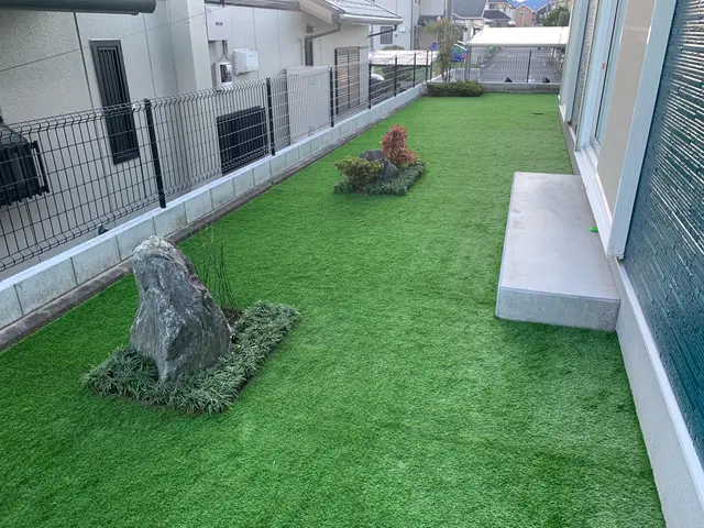 人工芝のことならお気軽にご相談下さい◎若い力で心を込めて作業致します！サービスの画像
