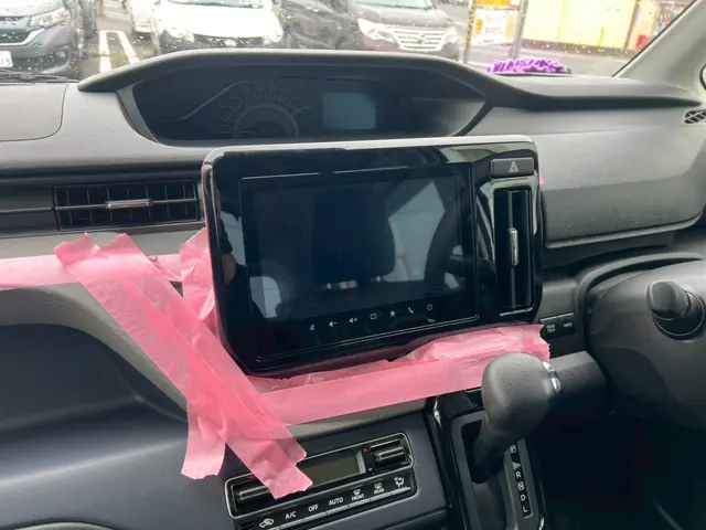 国産車ナビ取付｜プロの養生と美配線で純正以上の仕上がり！走行中視聴も相談OKサービスの画像