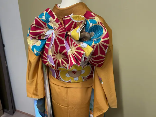 【和裁知識が豊富な店長が伺います！】快適で美しい着付けをご自宅で！