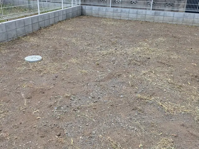 お庭をキレイに！芝刈りも承ります。空き地OK 地面が見えるまで刈り上げます！サービスの画像