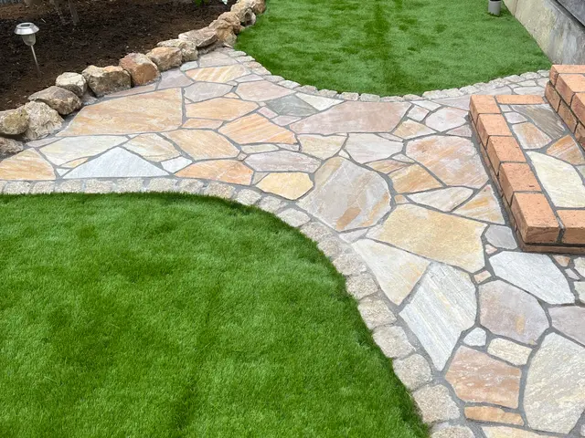 人工芝施工お任せ下さい！1月以降の受付となります。サービスの画像