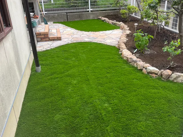 人工芝施工お任せ下さい！1月以降の受付となります。サービスの画像