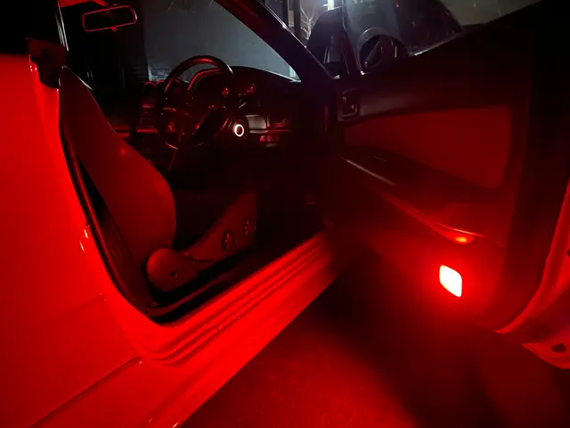 足元照らすフットランプ取付対応します！サービスの画像