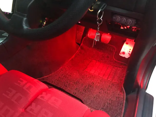 足元照らすフットランプ取付対応します！サービスの画像